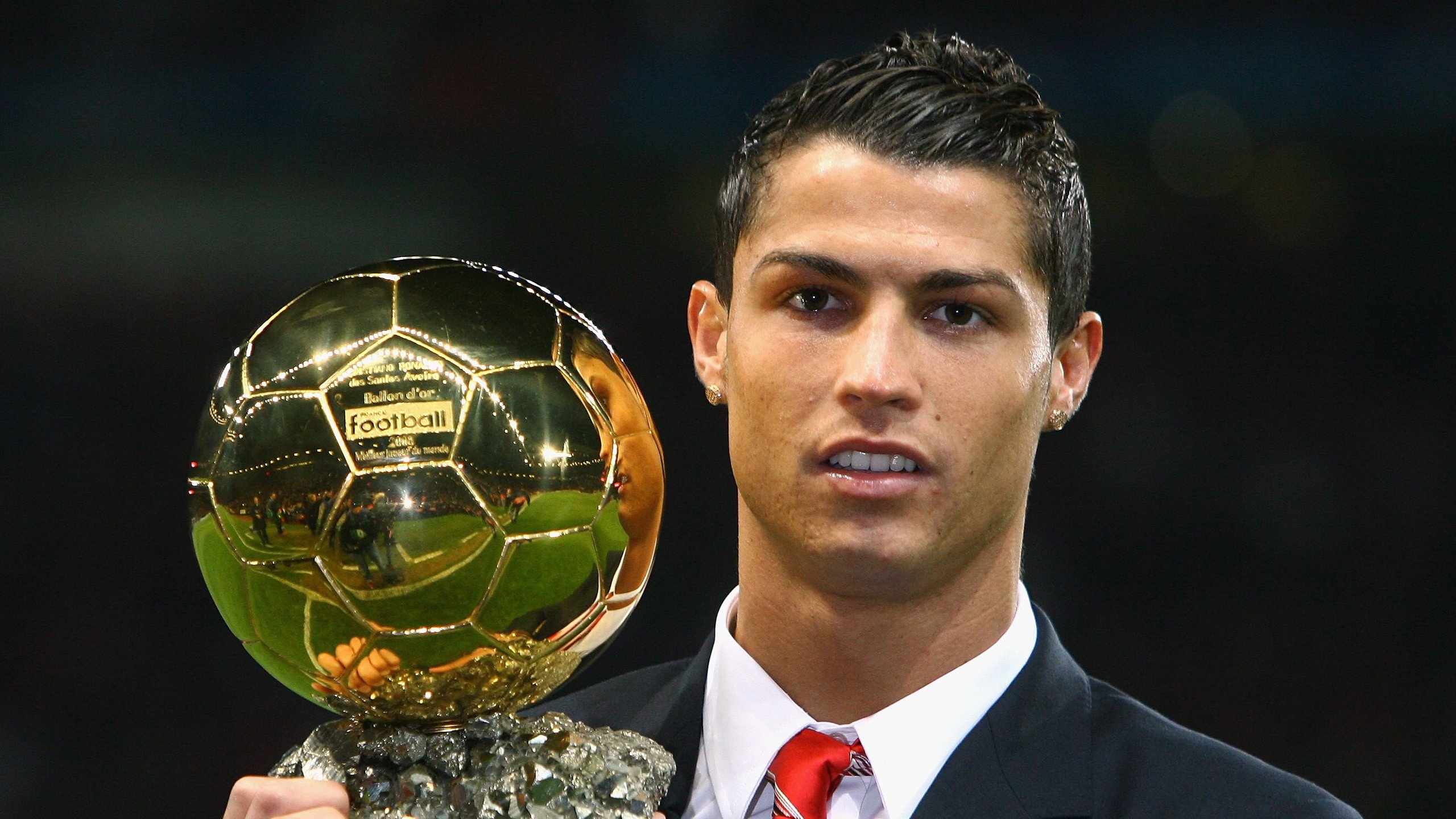 羽毛球杀球时速测试赛 球速数字不断刷新电子屏幕